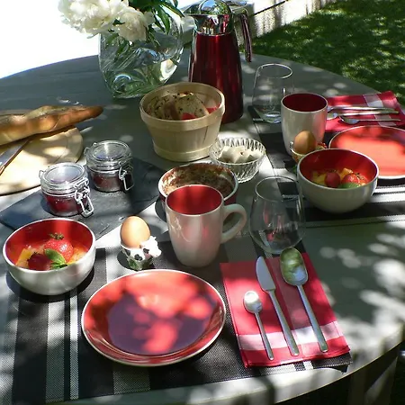Bed & Breakfast Chambres D'hotes Maison Auguste *